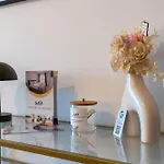 Mohost Accent - Luxury Studio With Mountain View
