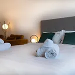 Mohost Accent - Luxury Studio With Mountain View